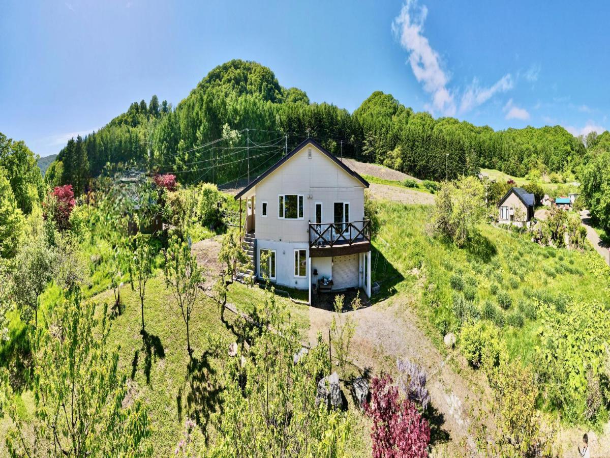 Yellow House By Lake Toya Тояко Экстерьер фото